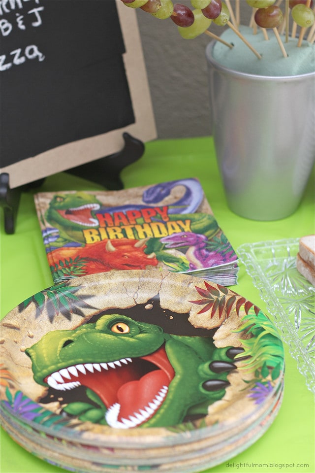 dinosaur birthday party
