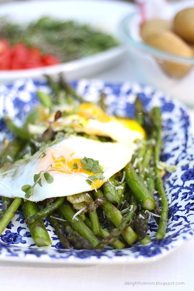 Sauteed Asparagus With Fried Egg