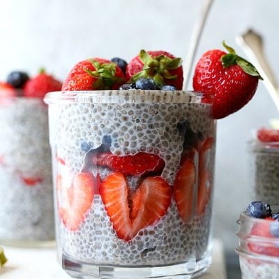 How to make chia seed pudding using raw chia seeds and plant-based milk. This pudding is a healthy dairy-free pudding alternative and is delicious for breakfast, snacks or dessert! #chia #seed #pudding #glutenfree #dairfree #healthy #snack #dessert #breakfast #vegan | Recipe at delightfulmomfood.com