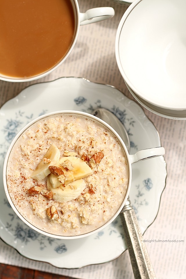 Creamy Instant Oatmeal Topped with Bananas and Pecans