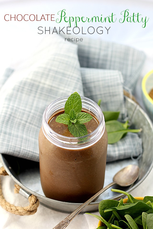Chocolate Shakeology Recipe | Delightful Mom Food | #smoothie #recipe #shakeology #chocolate