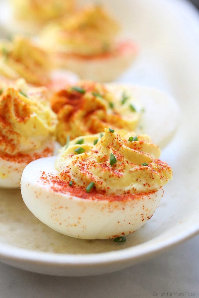 best and easy deviled eggs recipe with a healthy whipped filling