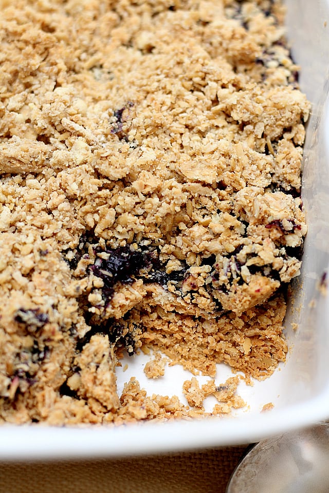 peanut butter and jelly oatmeal bake