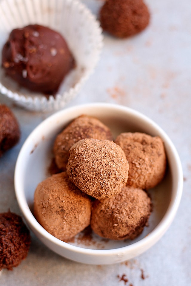 Chocolate truffles made with dates, cashews, protein powder - no added sugar