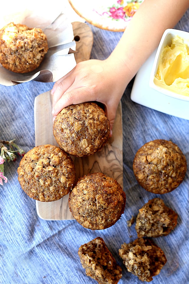 Healthy Oatmeal Muffins Baked! These gluten free muffins are like eating a bowl of oatmeal out of a muffin tin! 