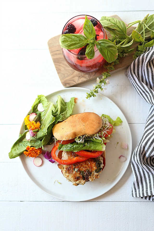 4-Ingredient healthy Italian turkey burger recipe sizzling with Italian flavors! Serve these ground turkey patties on a gluten-free bun with fresh red peppers and vegetables or over pasta with marinara sauce!