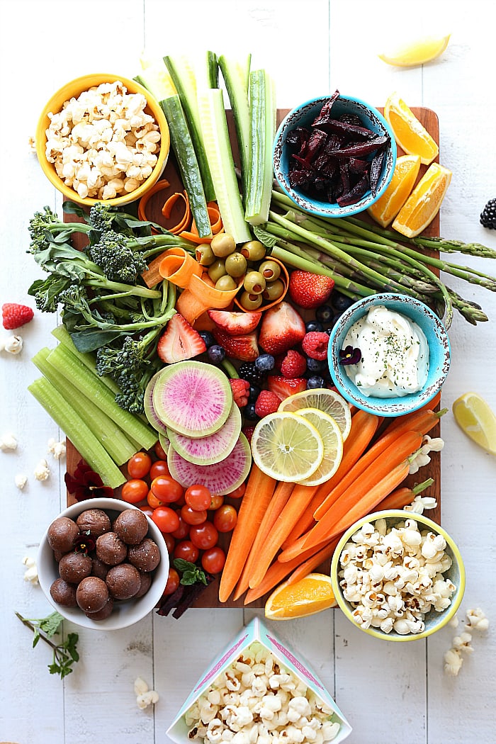 A simple and delicious healthy snacks party platter for kids and everyone to enjoy! Get the best tips on how to make a healthy snack tray with wholesome, vegan and gluten-free ingredients! If it's a birthday party, after school snack time, or a get together with friends, this party platter has you covered! #party #platter #tray #partyfood #howto #vegetable #fruit #vegan #food #healthy #kids #snacks | delightfulmomfood.com