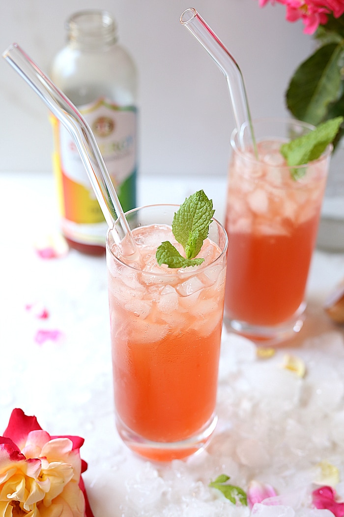 Kombucha wine spritzer – a new light and flavorful blend of a bubbly probiotic drink and white or rosé wine transformed into a refreshing kombucha and wine beverage! If you love wine and you love kombucha you will LOVE this kombucha wine spritzer! Not only is it perfect for mommy happy hours, wind down time, or parties - it is pretty, bright and fun! #kombucha #wine #spritzer #drinks #beverage | Recipe at Delightfulmomfood.com
