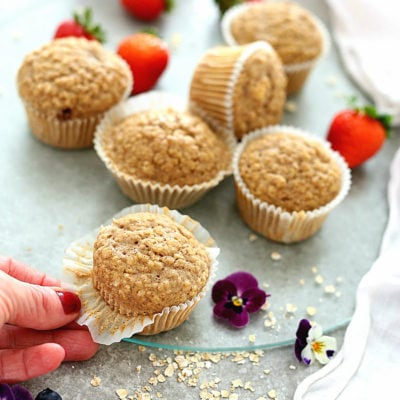 Morning oatmeal muffins are an easy gluten-free breakfast on-the-go! Not only will this oatmeal muffin recipe tantalize your tasted buds, the oats will make your heart smile too! #oatmeal #muffins #muffin #recipe #glutenfree #breakfast #brunch #baked | Recipe at delightfulmomfood.com