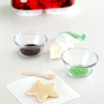 Gather the kids and their friends for an epic cookie party! These gluten-free cut out cookies are easy cookies for kids that they can make with their friends for a cookie exchange during the holidays! #cookies #cookie #vegan #glutenfree #cookiesforkids #easytomake #cookieparty #bakingparty #recipe #PutASquareThere #sponsored | Recipe at Delightful Mom Food