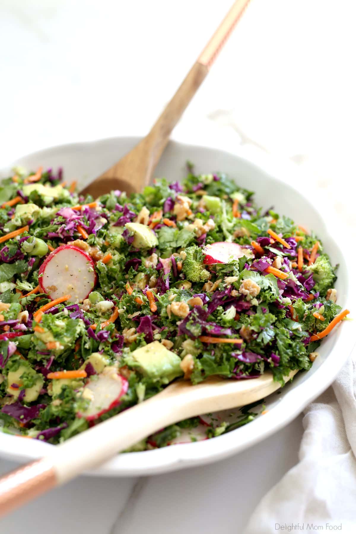 serving a crunchy kale detox salad for weight loss