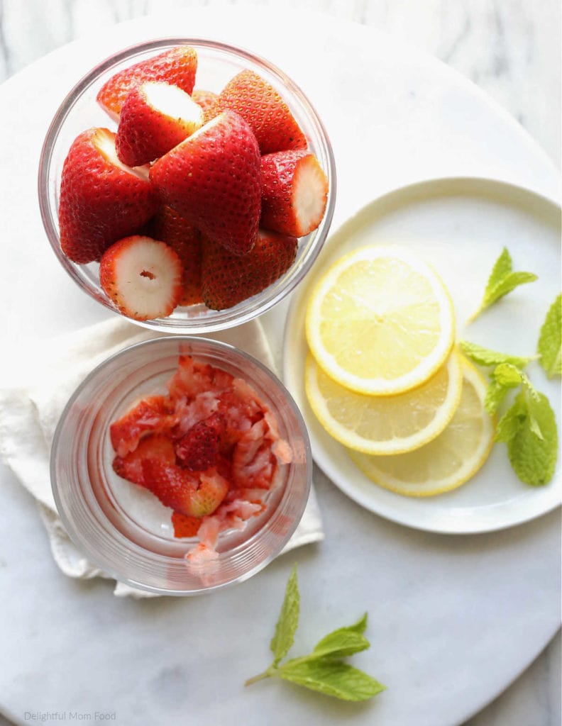 strawberry detox water