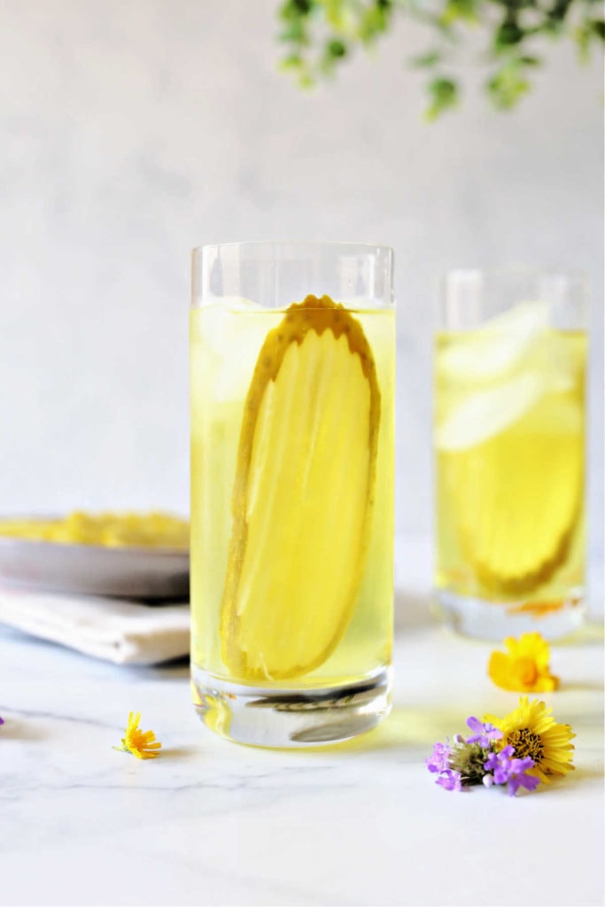 benefits of pickle juice as a drink in two glasses