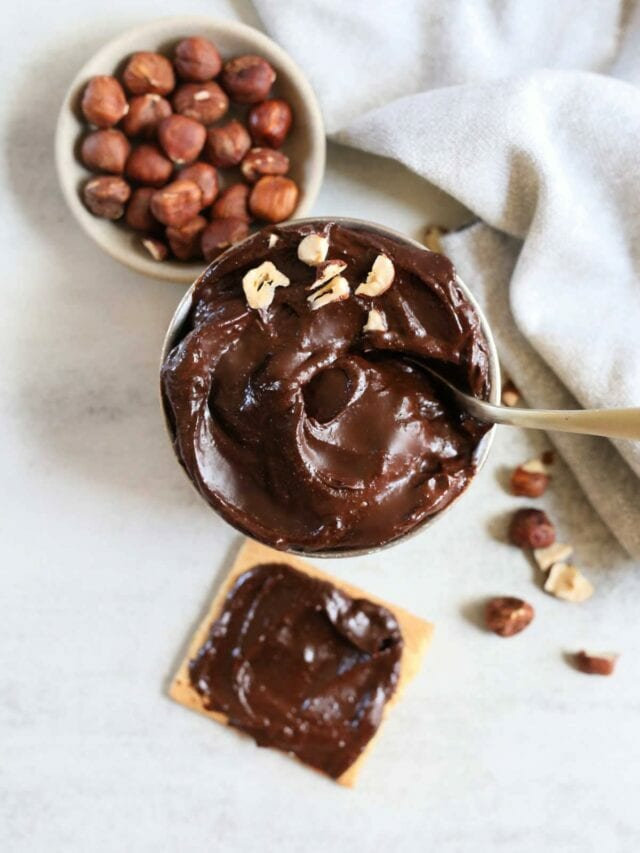 Homemade Nutella Recipe (Healthy & Vegan)