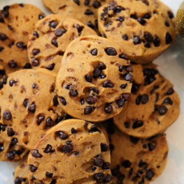 gluten free pumpkin chocolate chip cookies close up