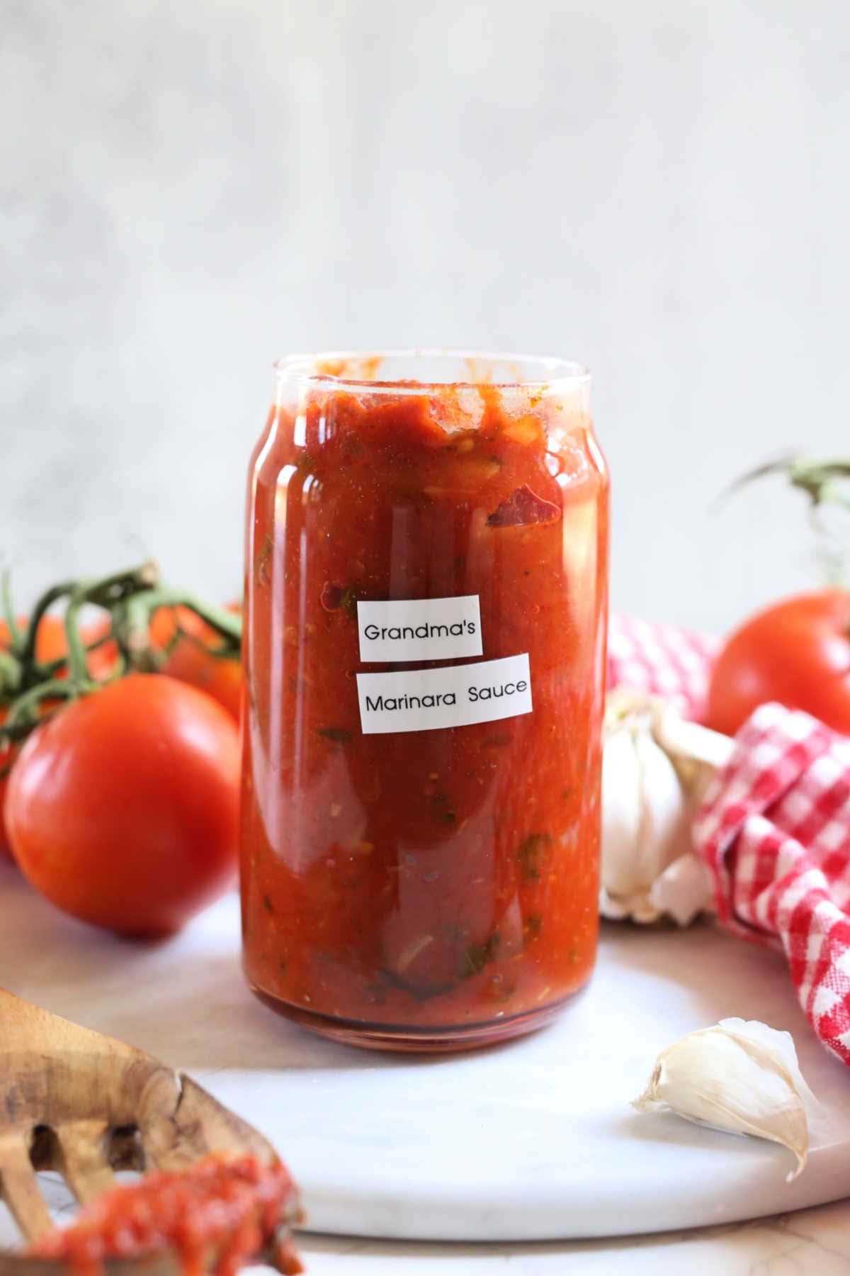 Easy marinara sauce recipe in a jar with a label.