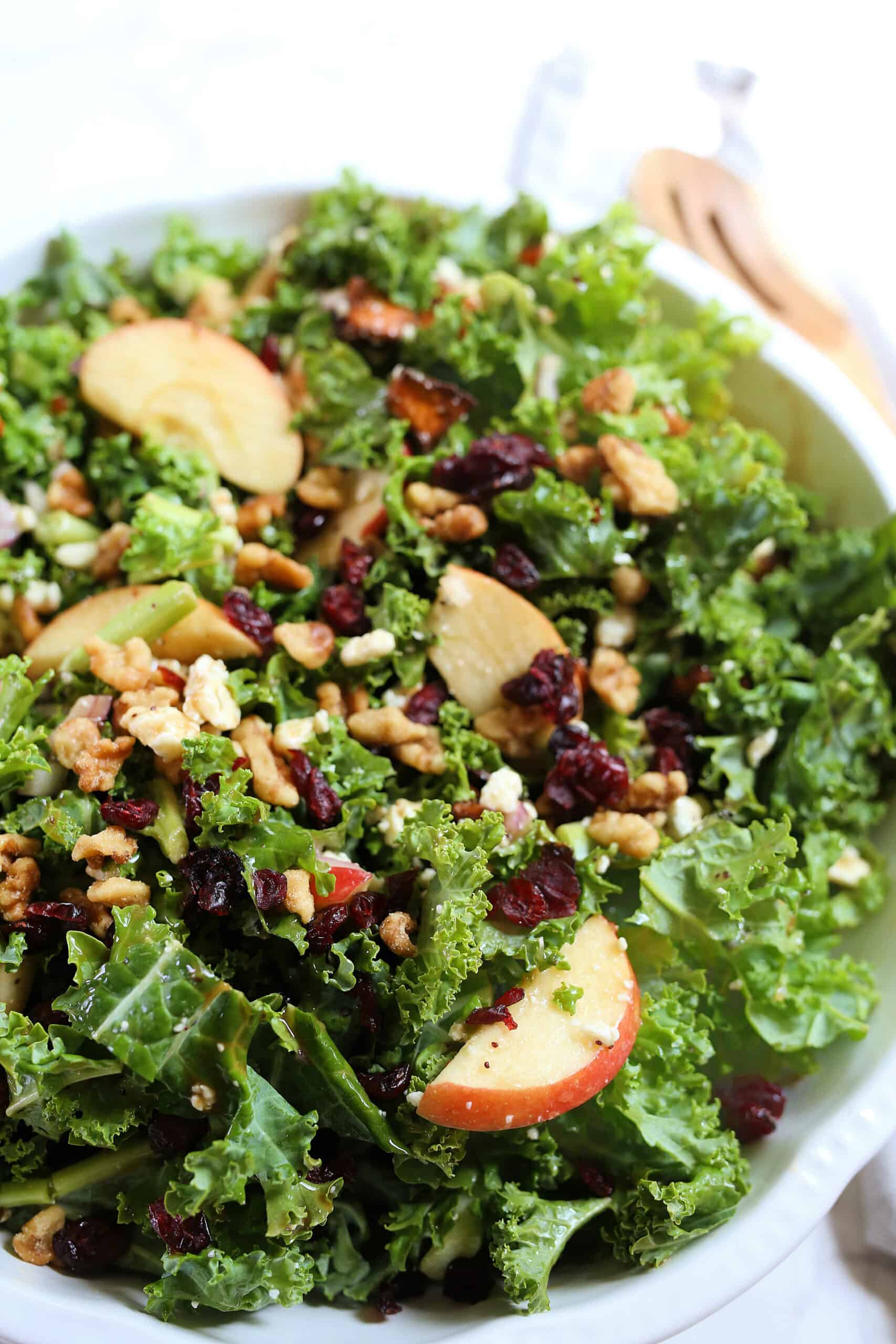 Salad with kale and apple.